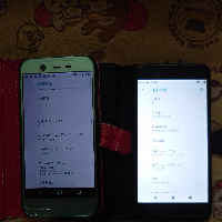 Set of 2 smartphones